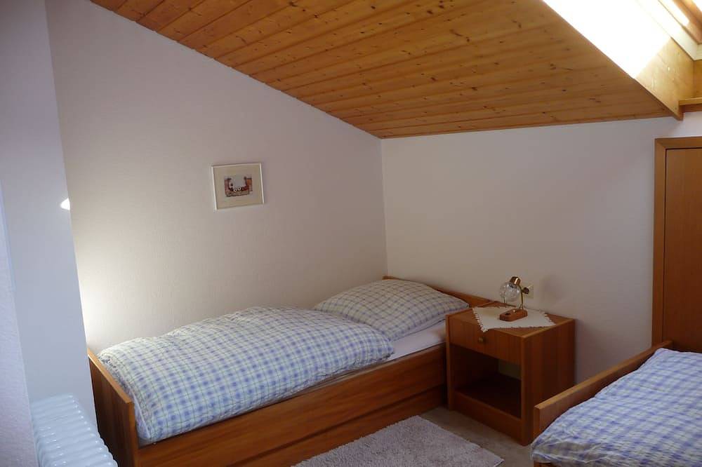 Ganze Wohnung, Oberreute\nschöne gemütliche Ferienwohnung, großzügiger Balkon, schöne Aussicht in Oberreute, Bayerisch Schwaben
