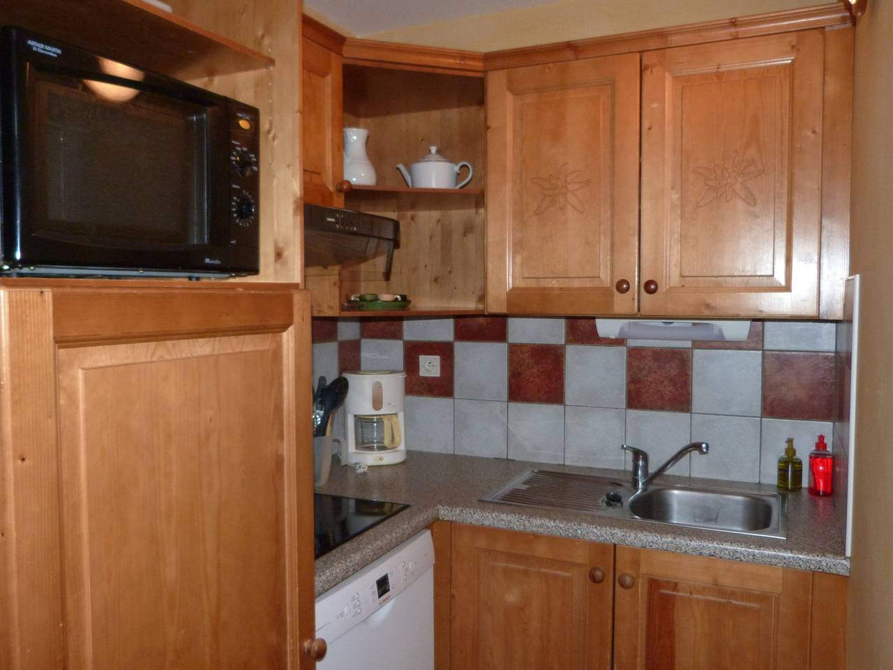 Entire apartment, Appart cosy 6 pers, proche pistes, Wifi, parking, draps inclus in Lanslevillard, Saint-Jean-de-Maurienne region