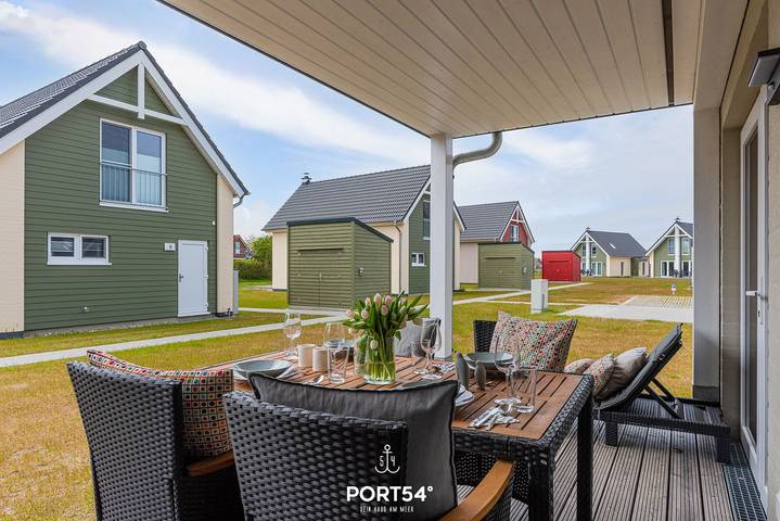 Ganze Wohnung, Ferienwohnung Fine im Nordseeresort- zwei Schlafzimmer, überdachter Terrasse, Parkplatz in Büsum, Kreis Dithmarschen