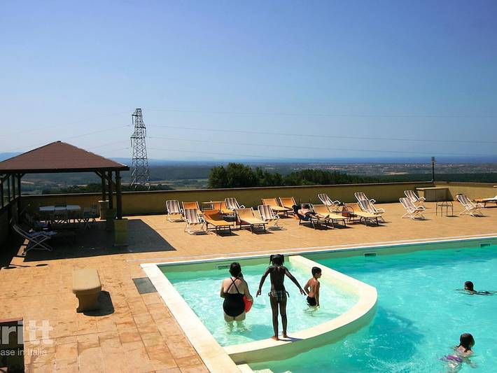Agriturismo per 6 persone, con balcone/terrazza e terrazza a Riparbella