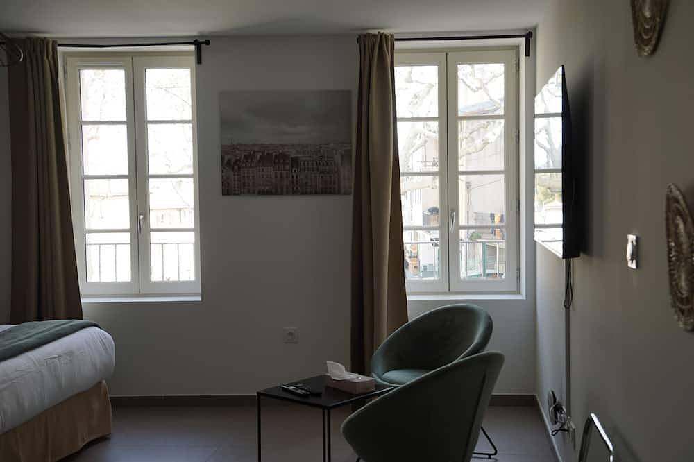 Entire apartment, Studio 302 - studio of 35 m² in Velaux, Aix-en-Provence region