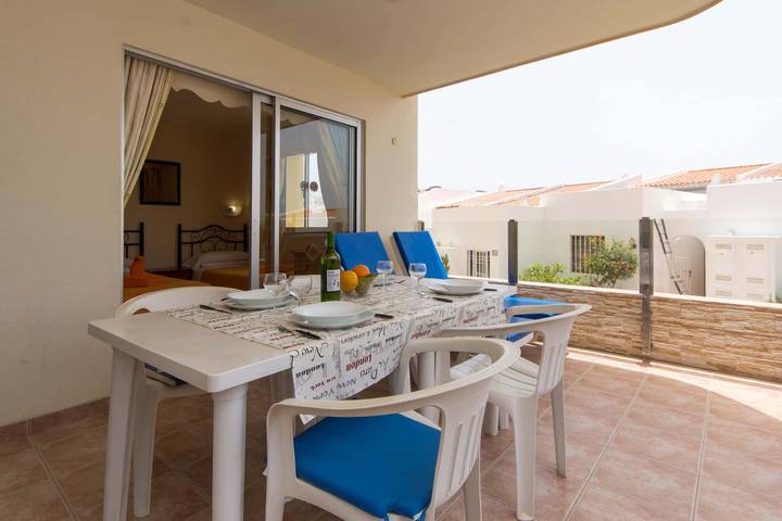 Gîte pour 6 personnes, avec jardin et piscine à Costa Adeje - 4