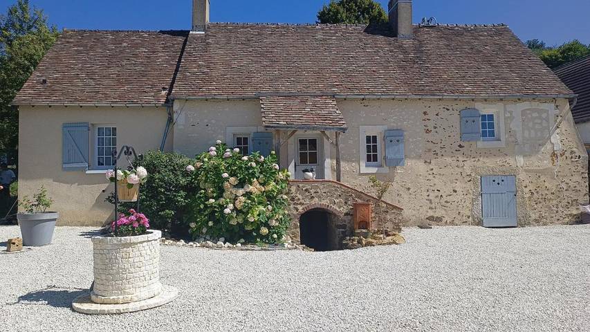 Chambre d’hôte pour 2 personnes, avec Terrasse ainsi que Jardin et Vue dans la Sarthe