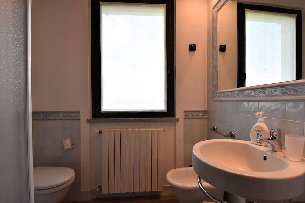La Corte Bricca (Casetta) in Castana, Oltrepò Pavese