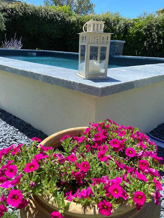 Maison d’hôte pour 2 personnes, avec piscine ainsi que vue et jardin à Robion - 3