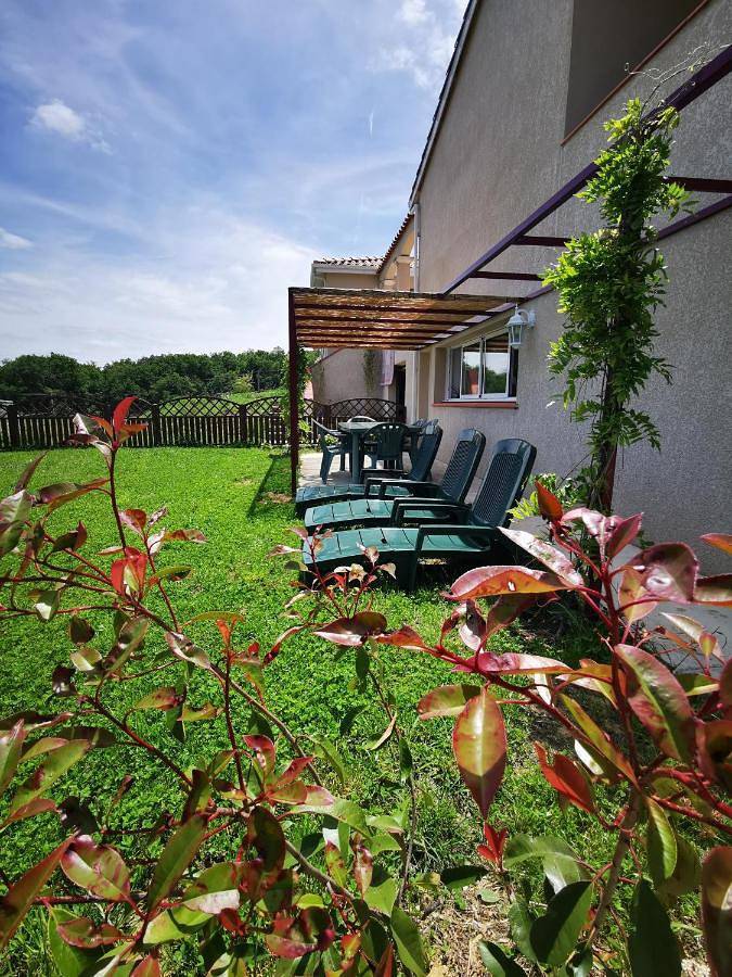 Gîte pour 4 personnes, avec jardin et vue dans Puydaniel