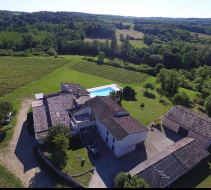 Chambre d’hôte pour 2 personnes, avec Terrasse et Jardin ainsi que Piscine et Vue à Gardegan-et-Tourtirac