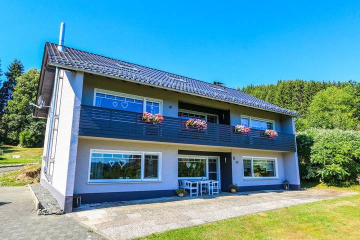 Ferienwohnung für 4 Personen, mit Balkon und Balkon/Terrasse sowie Terrasse in Bad Laasphe