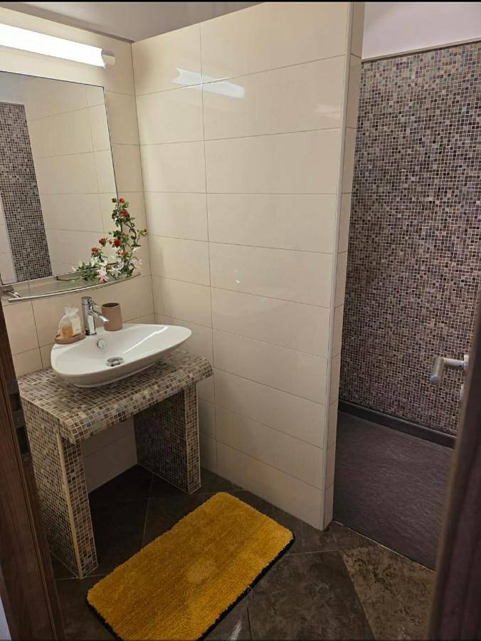 Gîte pour 6 personnes, avec terrasse et vue, animaux acceptés dans Plage de Tenutella - 3