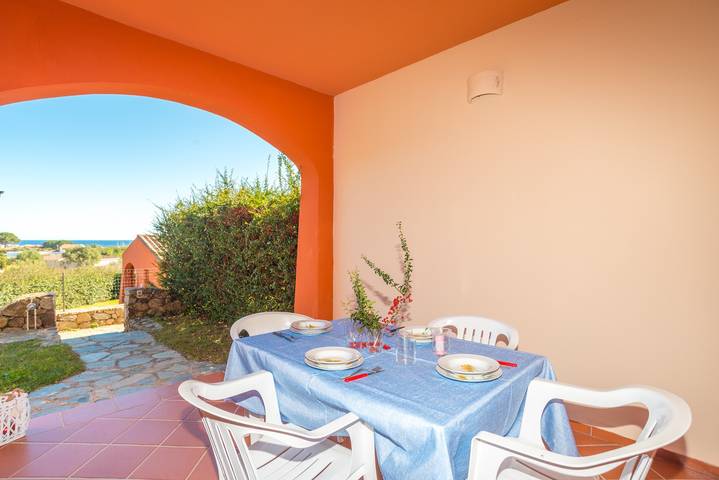 Gîte pour 4 personnes, avec jardin à Porto Ottiolu - 2