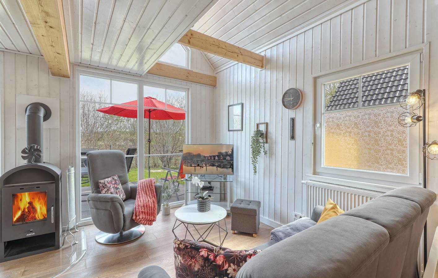 Gemütliche 67 m² große Wohnung mit Terrasse, WLAN und Parkplatz in der Nähe der Eisschleuse in Zerpenschleuse, Wandlitz