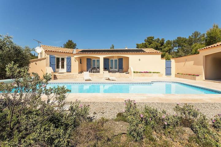 Location de vacances pour 6 personnes, avec jardin et terrasse à Siran
