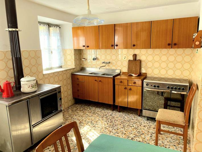 Location de vacances pour 6 personnes, avec terrasse et jardin, adapté aux familles à Barga - 2