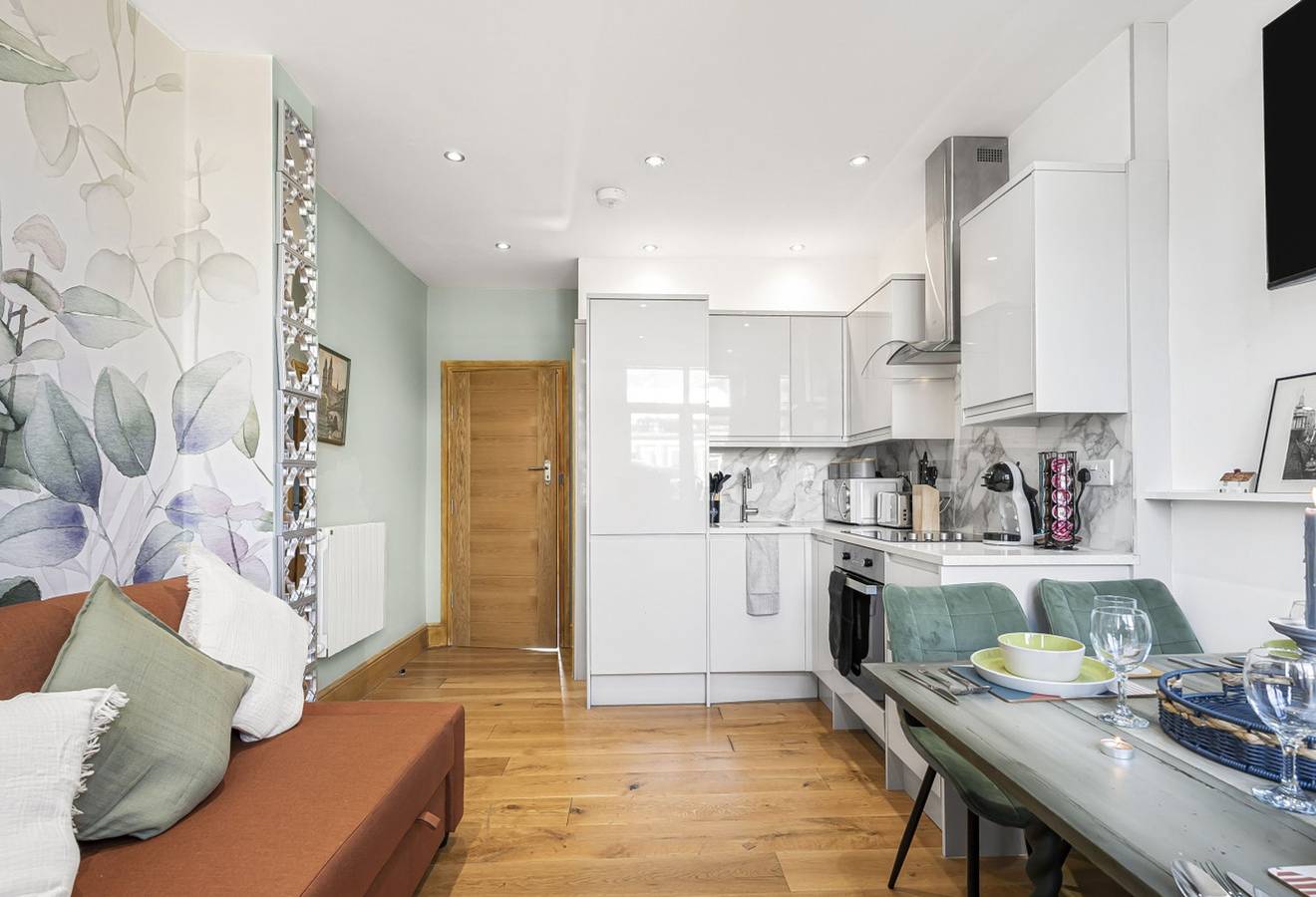Entire apartment, Elegant 2Bed Apt in the Heart of Covent Garden in Covent Garden, London