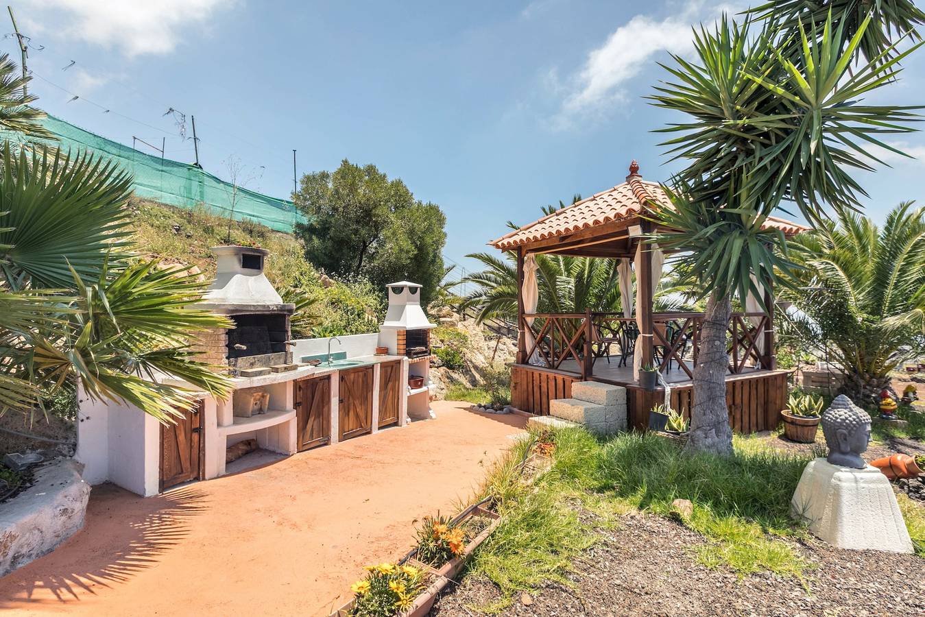 Ganze Wohnung, Haustierfreundliche Ferienwohnung mit Meerblick, Terrasse, Gemeinschaftspool und Wlan in Granadilla de Abona, Teneriffa Süd