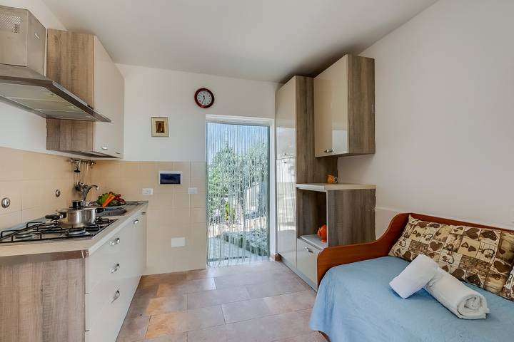 Gîte pour 6 personnes, avec terrasse et piscine, adapté aux familles à Vieste - 4