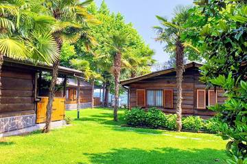 Chalet voor 6 Personen in San Felice del Benaco, Garda Bergen, Afbeelding 1