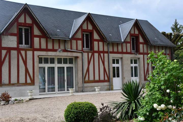 Location de vacances pour 4 personnes, avec jardin et terrasse ainsi que vue et piscine à Cour-Cheverny - 3