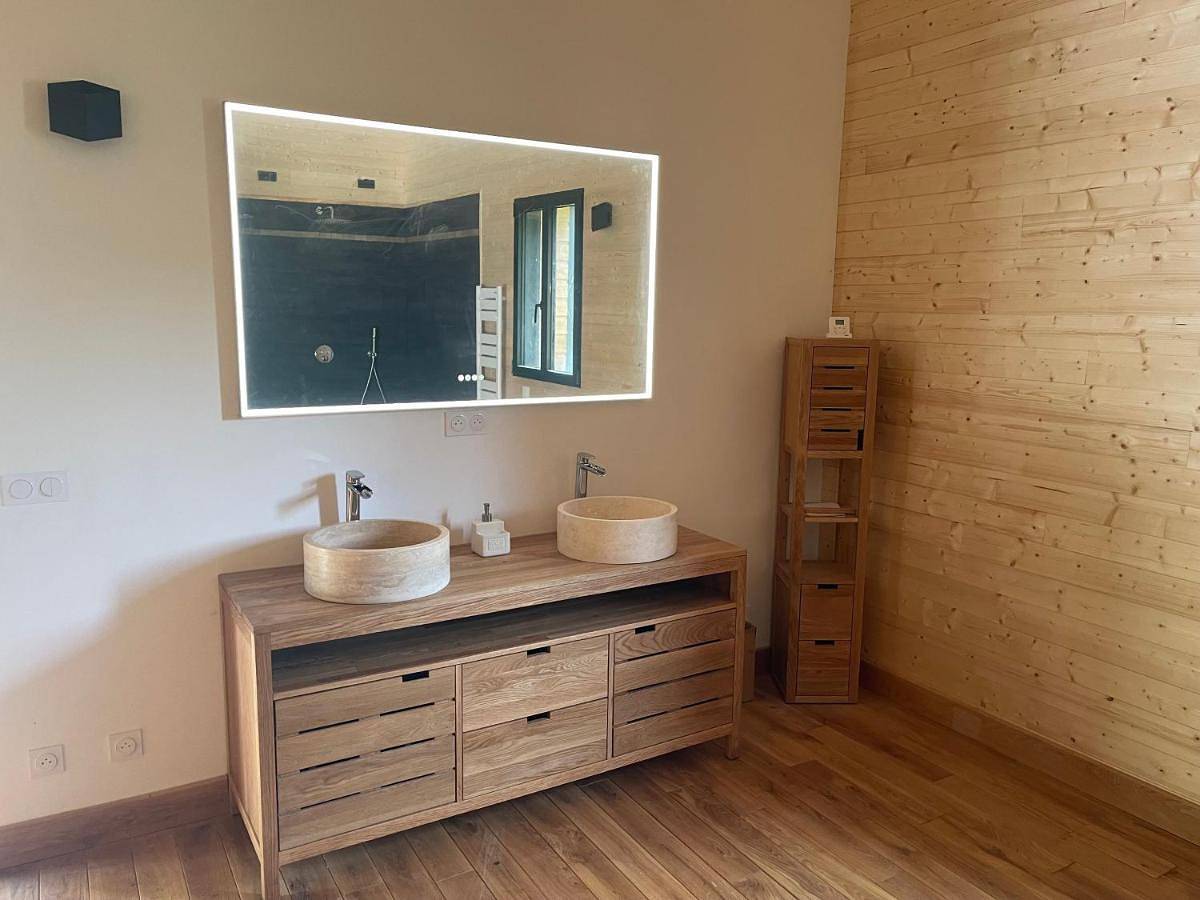Double Room with Lake View in Montreuil-sur-Epte, Parc naturel régional du Vexin Français