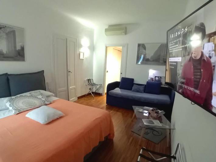 Alojamiento y desayuno para 4 personas, con vistas y terraza en Milán