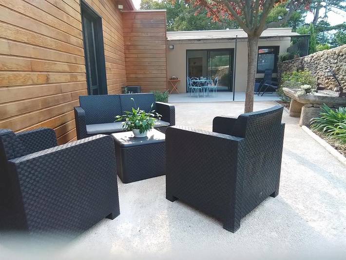 Gîte pour 3 personnes, avec jardin et piscine à Camaret-sur-Aigues - 3