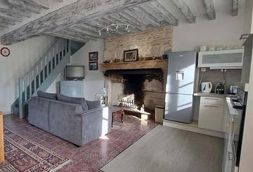 Gîte pour 37 personnes, avec jardin et vue à Druyes-les-Belles-Fontaines