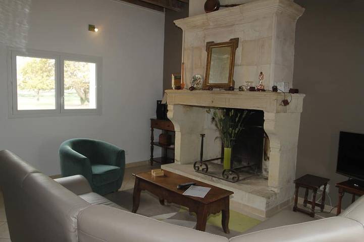 Gîte pour 4 personnes, avec Terrasse et Jardin à Arles