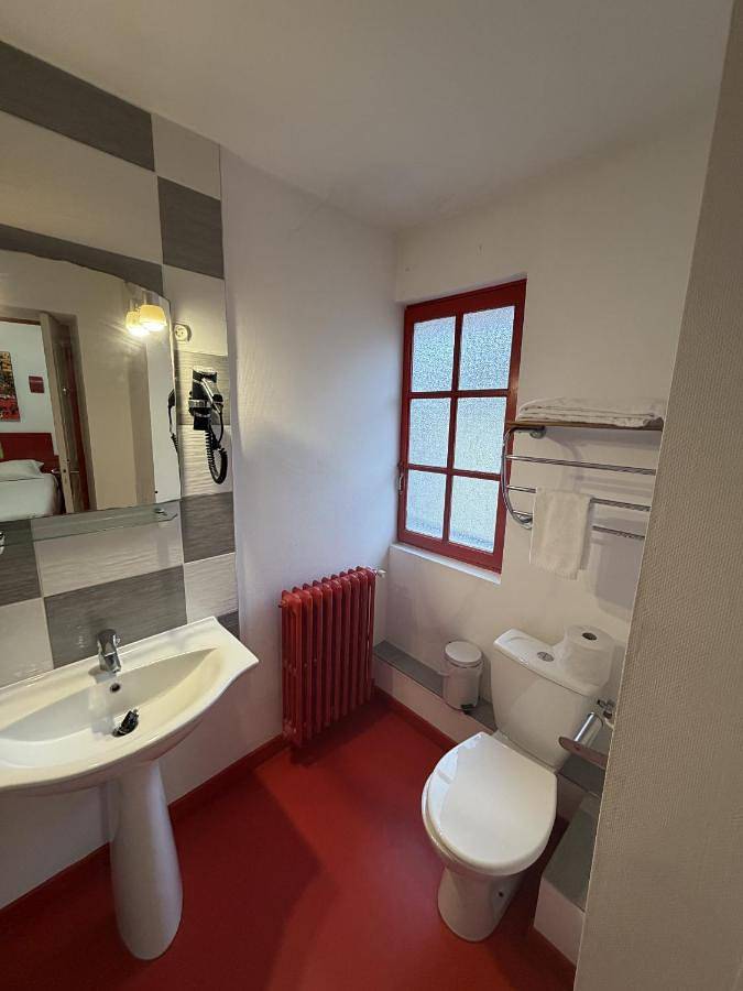 Hôtel pour 2 personnes, avec terrasse dans Office De Tourisme Du Grand Cahors - 3