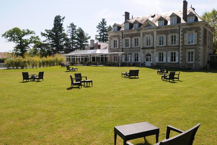 Hôtel pour 2 personnes, avec jardin ainsi que piscine et vue, animaux acceptés à Salbris - 3