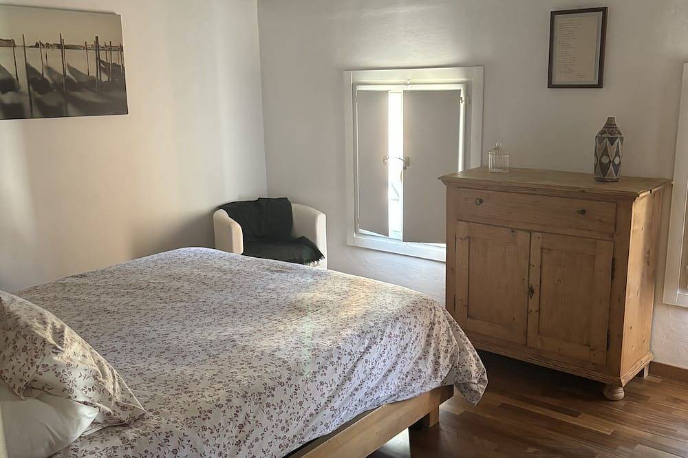 Appartement entier, Alla Vigna apartment inside a historic villa with private parking space in Bassano del Grappa, Province de Vicenza