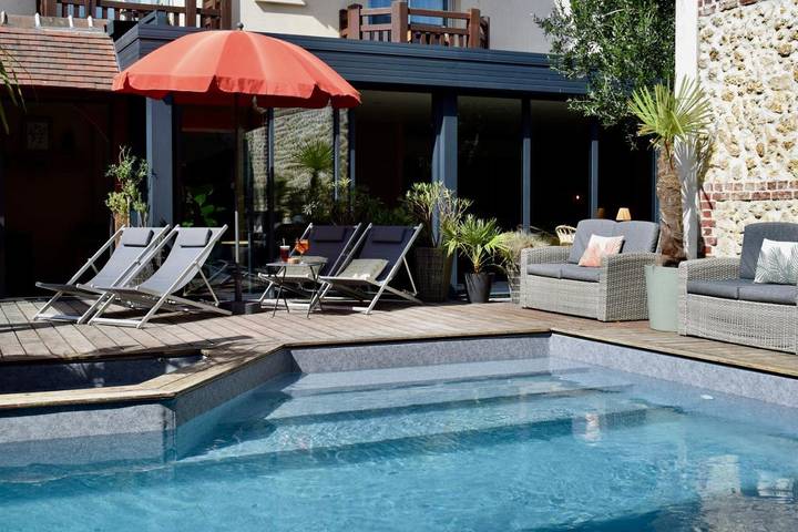 Hôtel pour 2 personnes, avec piscine et terrasse ainsi que sauna et jacuzzi dans Casino de Deauville