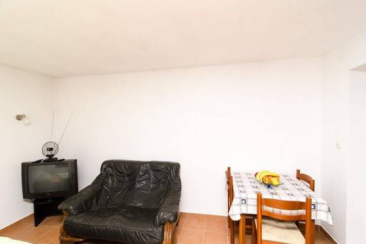 Gîte pour 2 personnes, avec terrasse, adapté aux familles à Drače