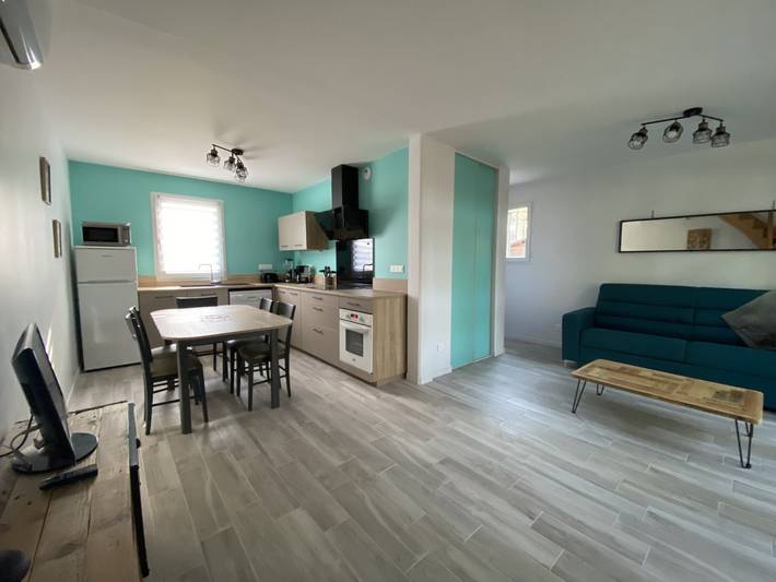 Gîte pour 8 personnes, avec terrasse ainsi que piscine et jardin, animaux acceptés à Lacanau - 2