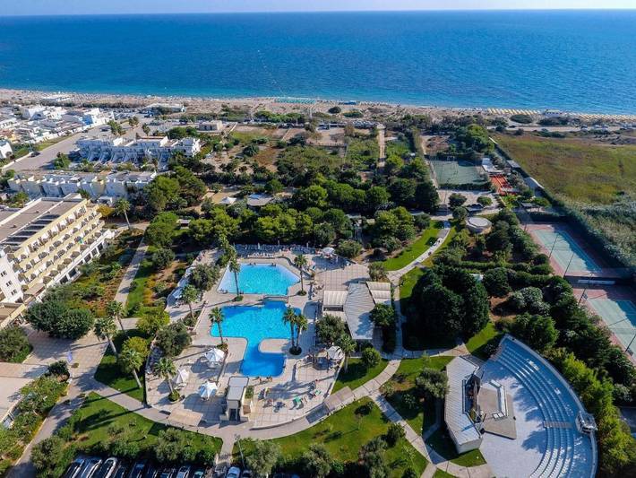 Hôtel pour 2 personnes, avec Balcon et Terrasse ainsi que Jardin et Piscine dans Torre Mozza