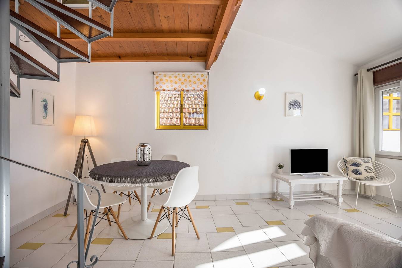 Apartamento entero, Apartamento 'Apartamento Amarelo T1' con balcón y Wi-Fi in Odeceixe, Costa Alentejana
