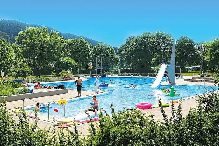 Camping für 4 Personen, mit Terrasse in Baden-Württemberg