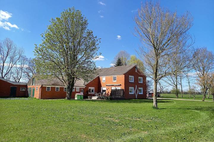 Location de vacances pour 8 personnes, avec Terrasse et Jardin à Rhauderfehn