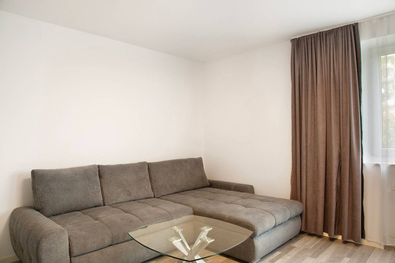 Ganze Wohnung, Ferienwohnung 'Modern Apartments Neuburg 6' mit Parkplatz, Balkon und Wi-Fi in Neuburg an der Donau, Romantische Straße