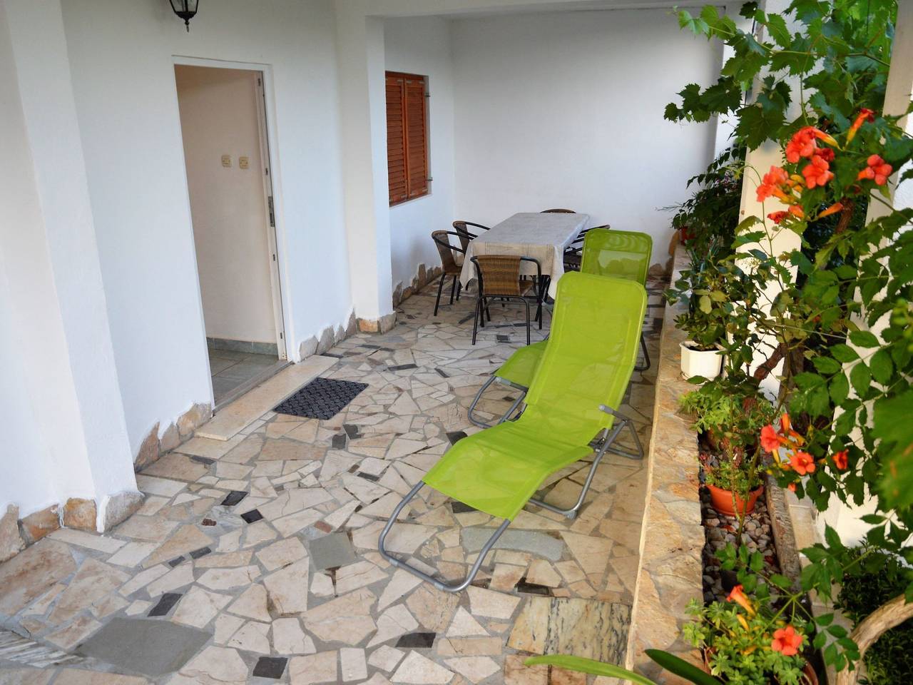 Apartamento entero, Erdgeschosswohnung, erste Reihe vom Meer in Poljica, Condado de Split-Dalmacia