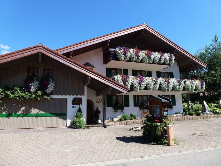 Ferienwohnung für 2 Personen, mit Balkon und Terrasse sowie Garten und Sauna