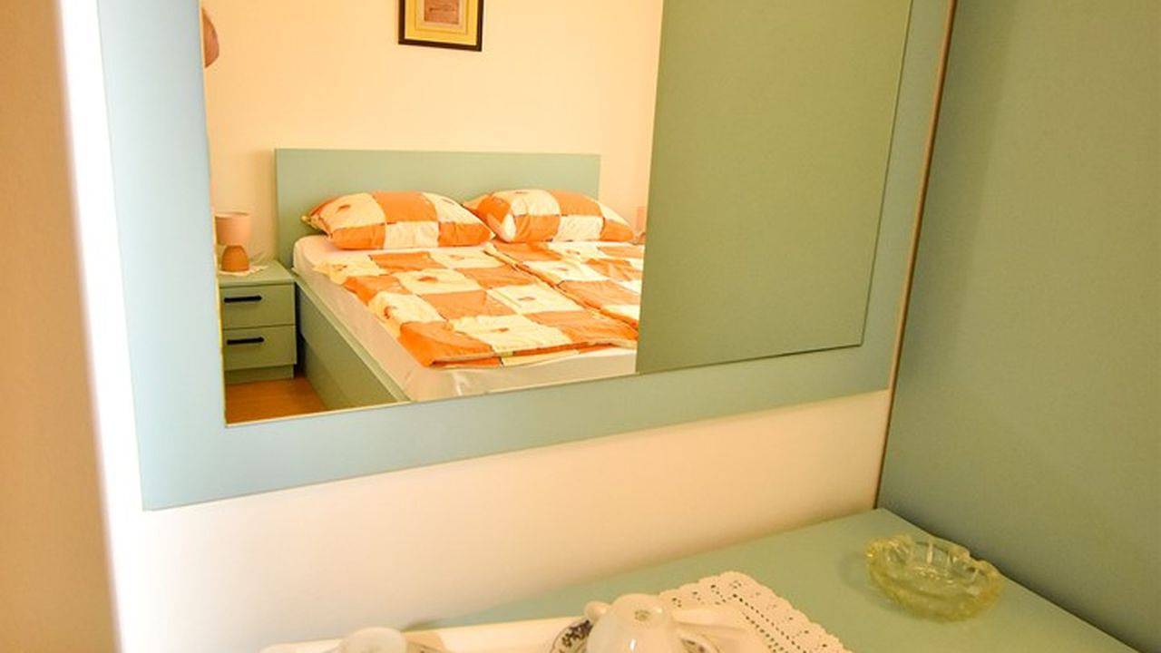 Zimmer für 2 Personen (16 m²) in Rab in Banjol, Rab