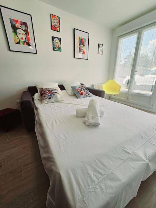 Appartement entier, One-Bedroom Apartment in Morangis, Essonne
