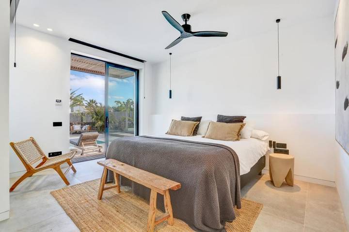 Location de vacances pour 4 personnes, avec piscine ainsi que vue et jardin à Villaverde - 4