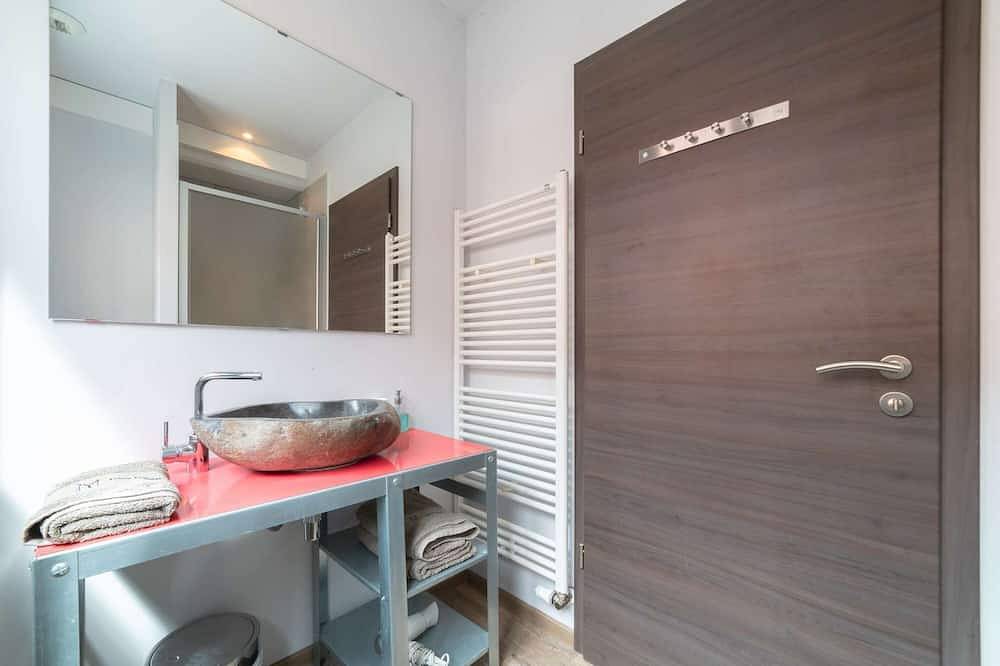 Apartamento entero, Chambre privative rouge in Mulhouse, Región de Mulhouse