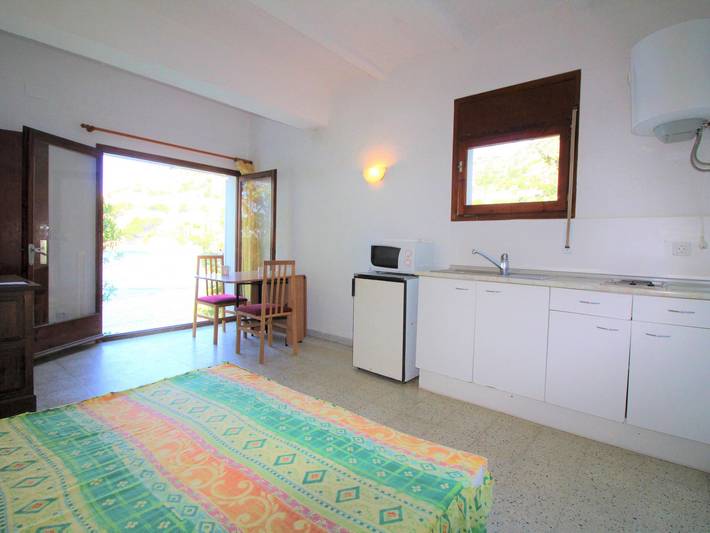 Gîte pour 2 personnes, avec terrasse, animaux acceptés dans Platja De Canyelles Petites - 4