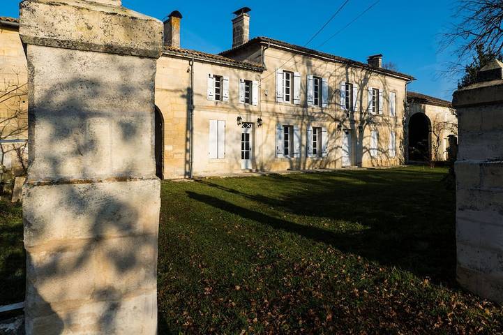 Gîte pour 10 personnes, avec jardin à Saint-Denis-de-Pile
