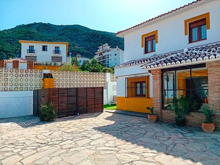 Patio de los Naranjos Haus mit Terrasse und Schwimmbad in Alcaucín, Cordillera Penibética