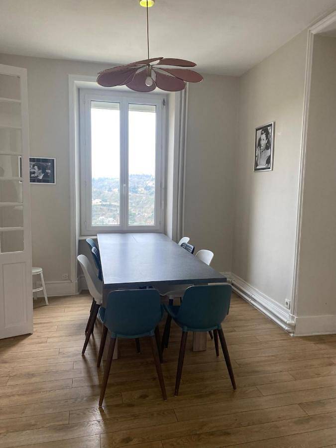 Location de vacances pour 8 personnes, avec jardin et piscine ainsi que jacuzzi et terrasse à Annonay - 2