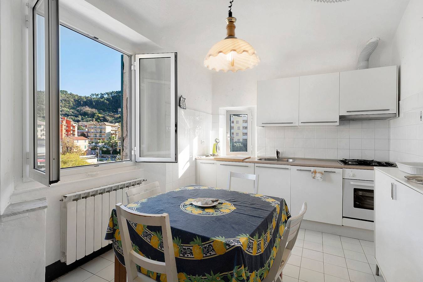 Ganze Wohnung, Apartment 'Casa Terrazza Marino' mit privater Terrasse und Wlan in Levanto, Levanto Kommune