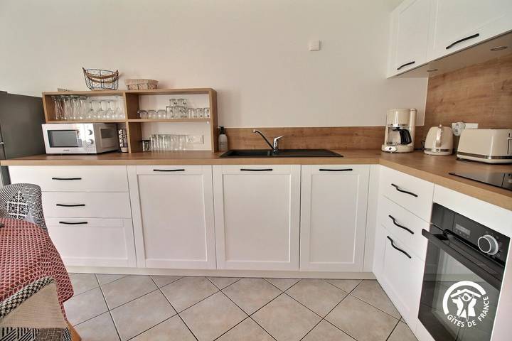Gîte pour 3 personnes, avec Terrasse et Jardin à Monterblanc - 3